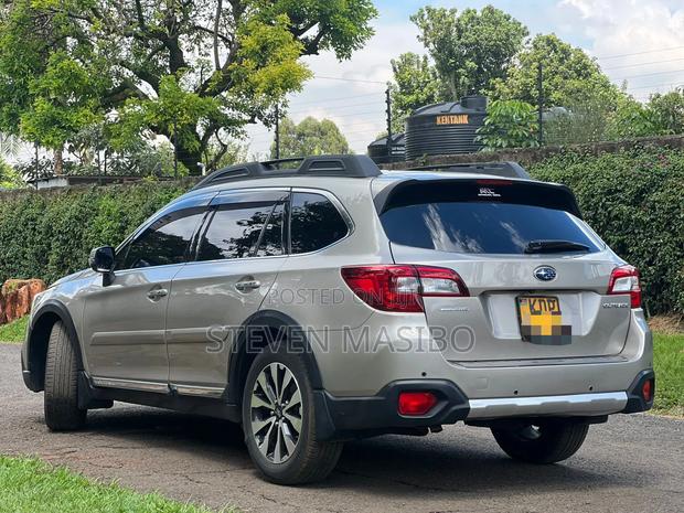Subaru Outback 2.5i AWD 2016 Gold
