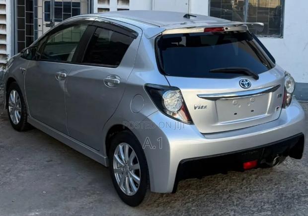 Toyota Vitz 2019 Silver