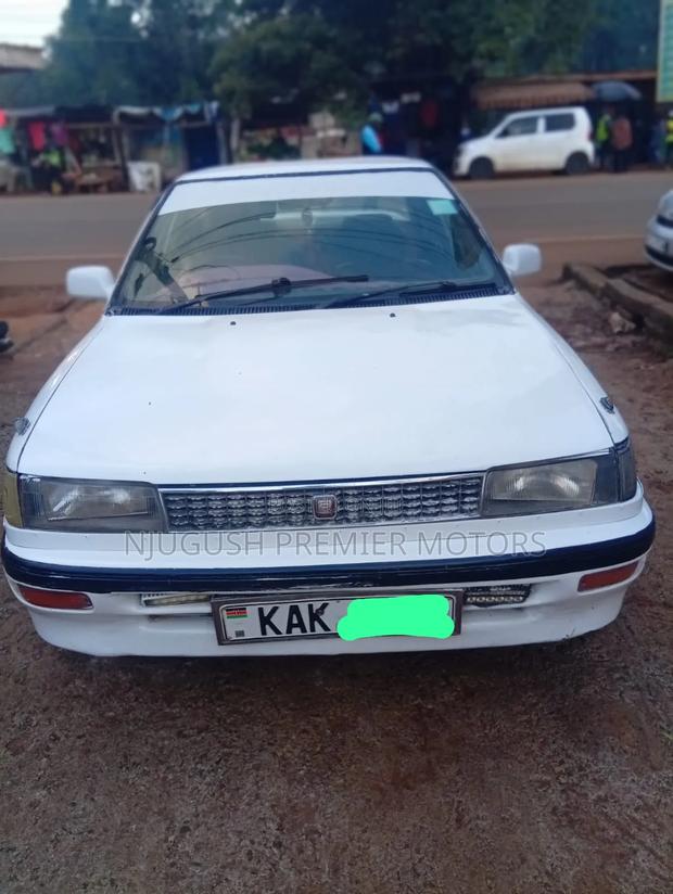 Toyota Corolla 1995 White