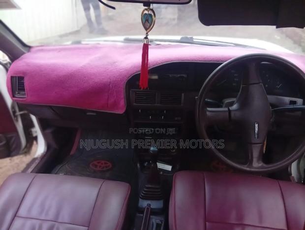 Toyota Corolla 1995 White