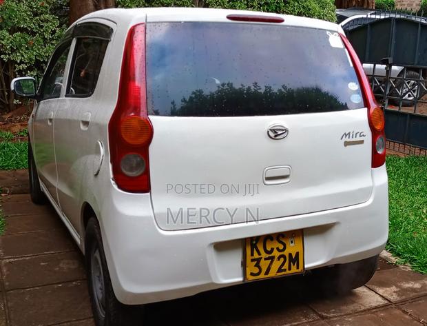 Daihatsu Mira 2011 White