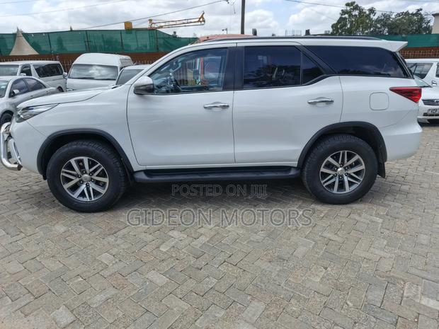 Toyota Fortuner 2019 White
