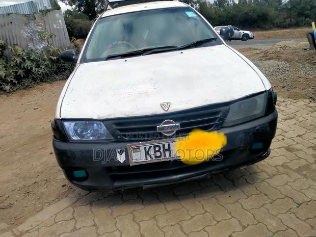 Nissan Advan 2005 White