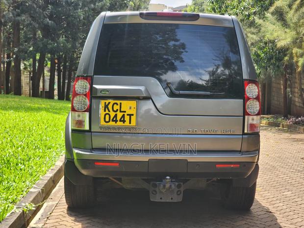 Land Rover Discovery 2010 Gray