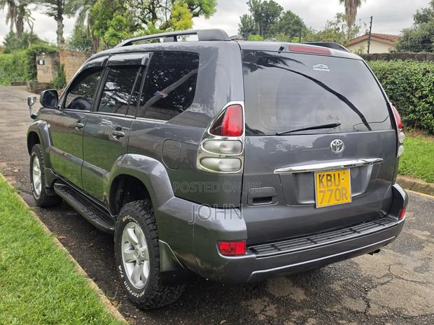 Toyota Land Cruiser Prado 4.0 V6 5dr 2006 Gray