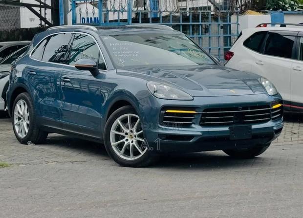 Porsche Cayenne Base AWD 2019 Blue