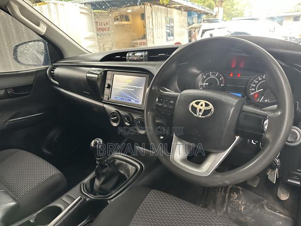 Toyota Hilux 2021 Gray