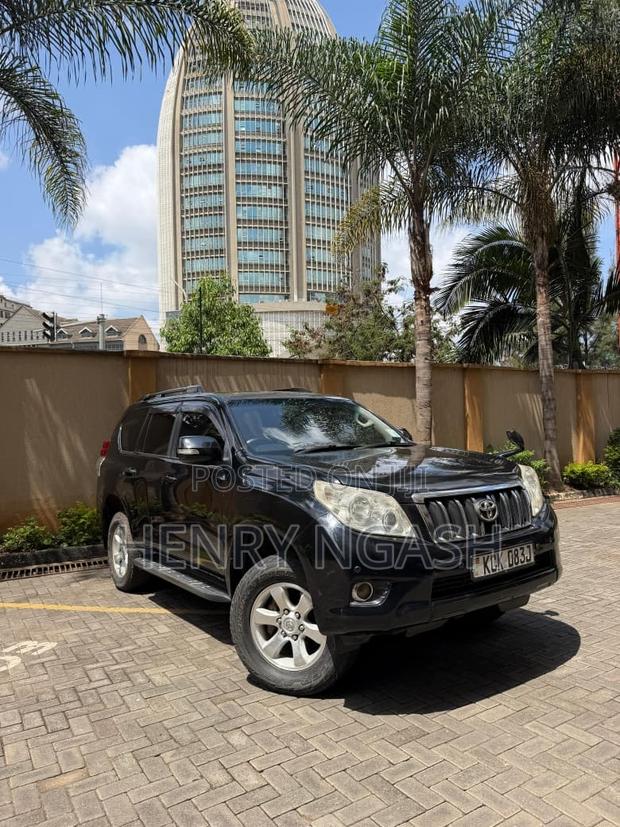 Toyota Land Cruiser Prado 2010 Black