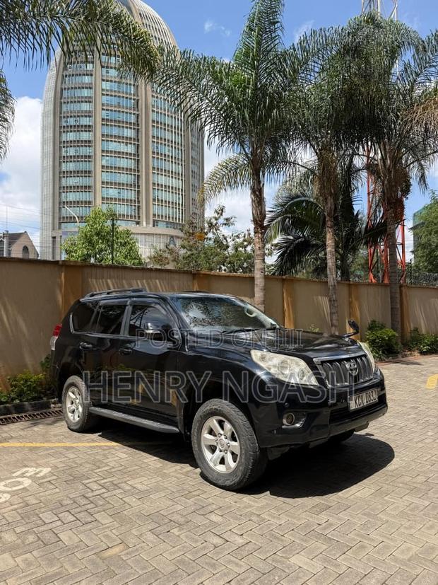 Toyota Land Cruiser Prado 2010 Black