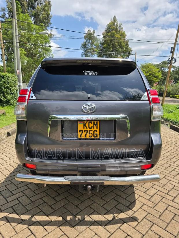 Toyota Land Cruiser Prado 2010 Gray
