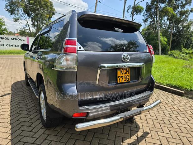 Toyota Land Cruiser Prado 2010 Gray