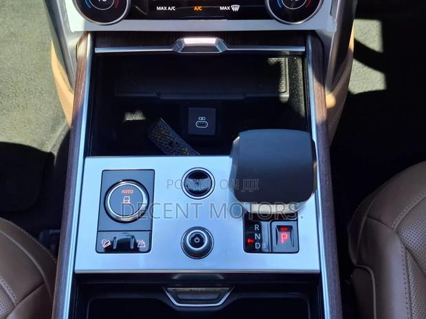 Land Rover Range Rover Vogue 2023 Silver