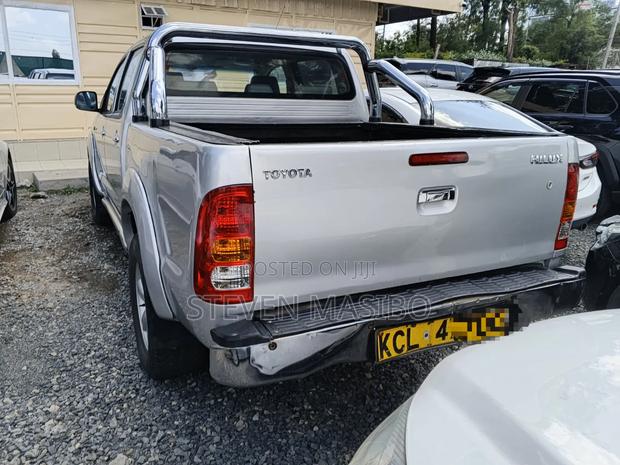 Toyota Hilux 2009 Silver