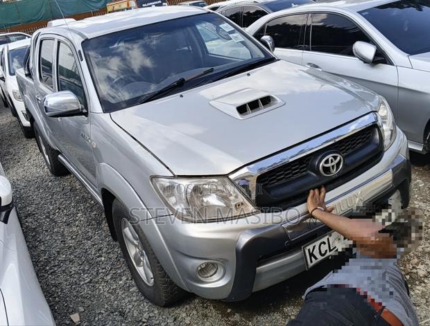 Toyota Hilux 2009 Silver