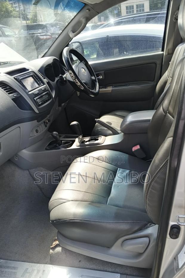 Toyota Hilux 2009 Silver