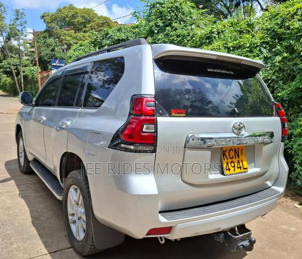 Toyota Land Cruiser Prado 3.0 TD 2010 Silver