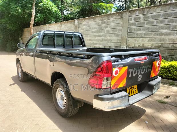 Toyota Hilux 2015 Blue