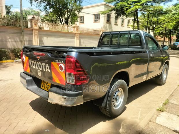 Toyota Hilux 2015 Blue