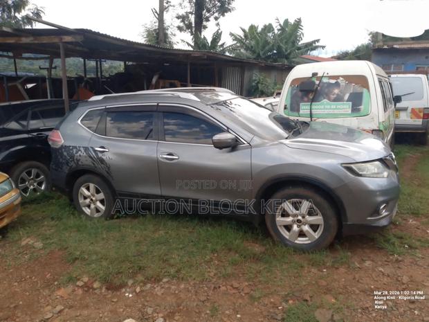 Nissan X-Trail 2.0 Hybrid FWD 2015 Gray