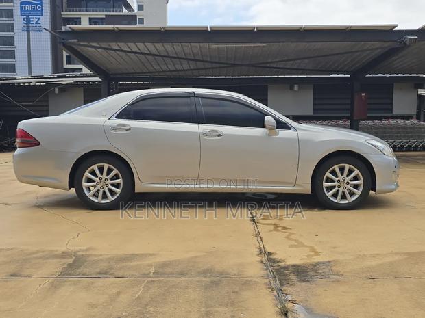 Toyota Crown 2008 Silver
