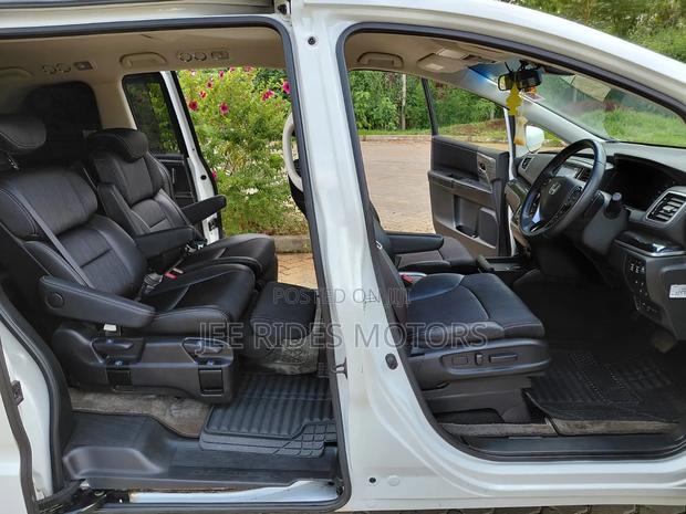 Honda Odyssey 2.4 G 2WD (8 seater) 2016 White