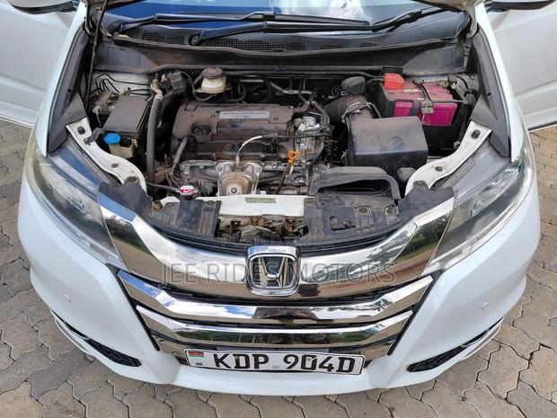 Honda Odyssey 2.4 G 2WD (8 seater) 2016 White