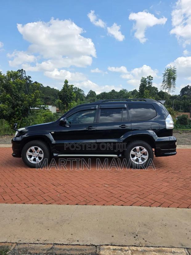 Toyota Land Cruiser Prado 2006 Black