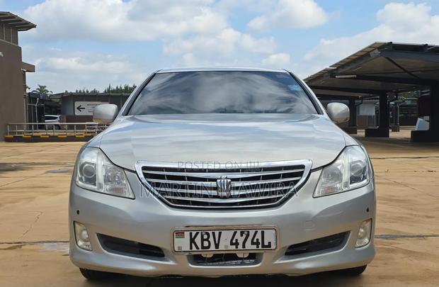 Toyota Crown 2008 Silver