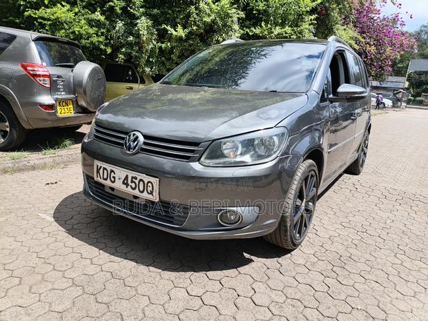Volkswagen Touran 2014 Gray
