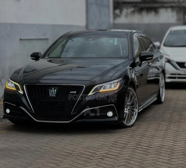 Toyota Crown 2019 Black