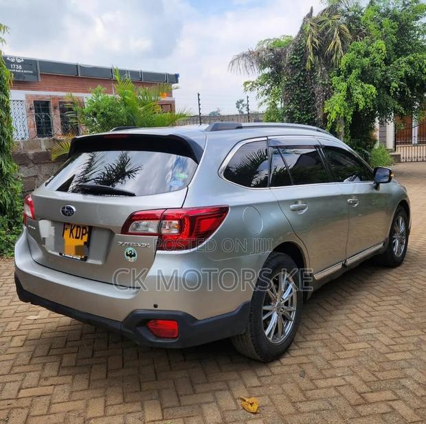 Subaru Outback 2.5i AWD 2016 Gray