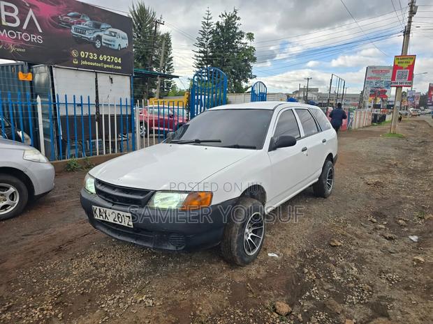 Nissan Advan 2001 White