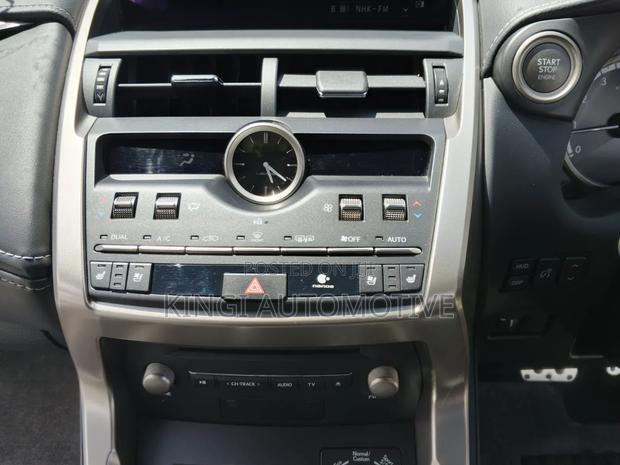 Lexus NX 300 FWD 2020 White