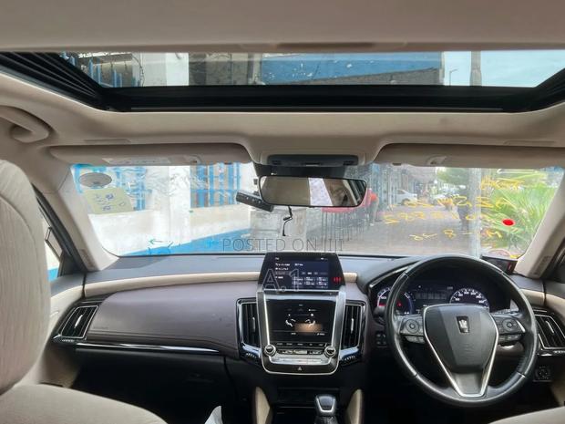 Toyota Crown 2019 Blue