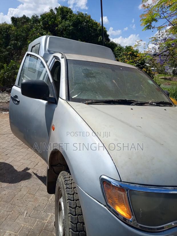 Mitsubishi L200 2015 Gray