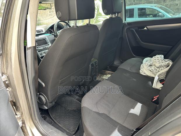 Volkswagen Passat 2013 Gray
