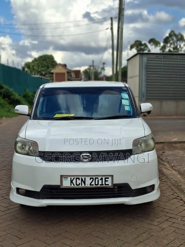 Toyota Corolla Rumion 2010 White