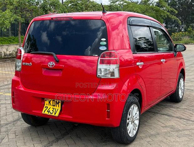 Toyota Spade 2016 Red