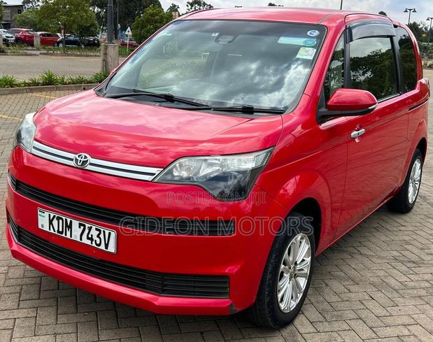 Toyota Spade 2016 Red