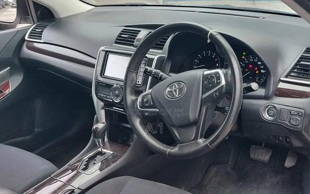 Toyota Premio 1.5 FWD 2018 White