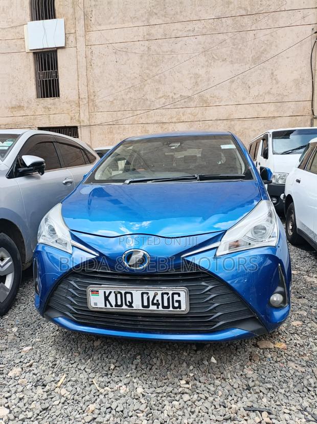 Toyota Vitz 2017 Blue