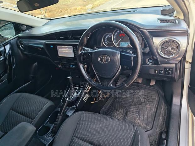 Toyota Auris 2016 Silver