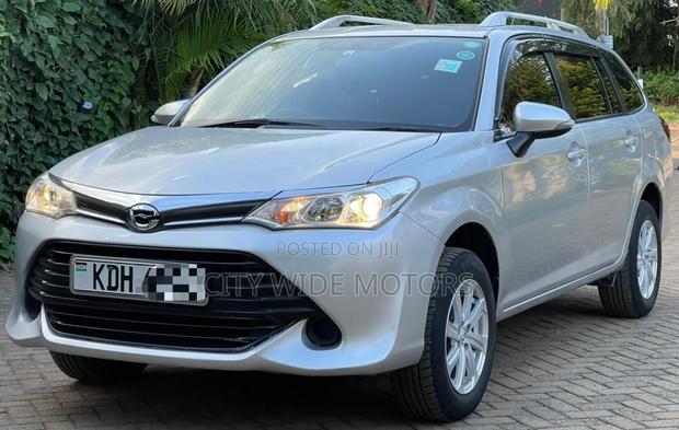 Toyota Corolla Fielder 1.5 Petrol FWD 2016 Silver