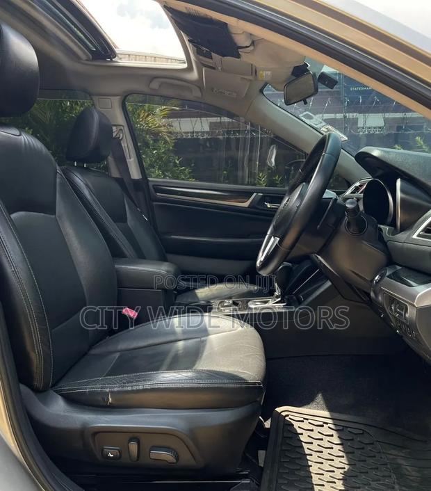 Subaru Outback 2.5i Limited PZEV 4dr Wagon AWD (2.5L 4cyl CVT) 2015