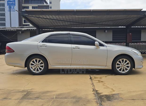 Toyota Crown 2008 Silver