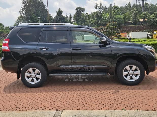 Toyota Land Cruiser Prado 2016 Black