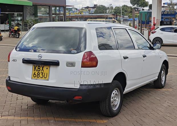 Nissan Advan 2006 White