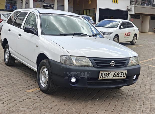 Nissan Advan 2006 White