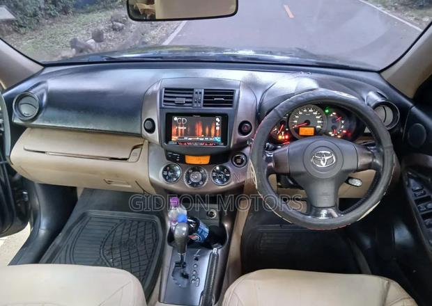 Toyota Vanguard 2010 Gray