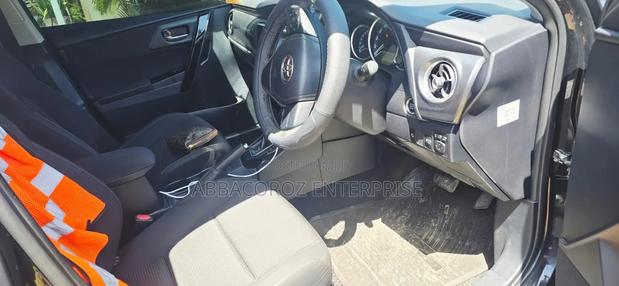 Toyota Auris 2017 Black
